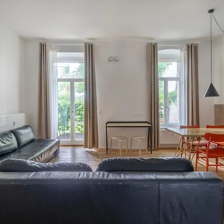 Mooeve Boxi With Patio Apartment