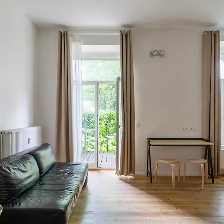 Apartment Mooeve Boxi With Patio Berlin