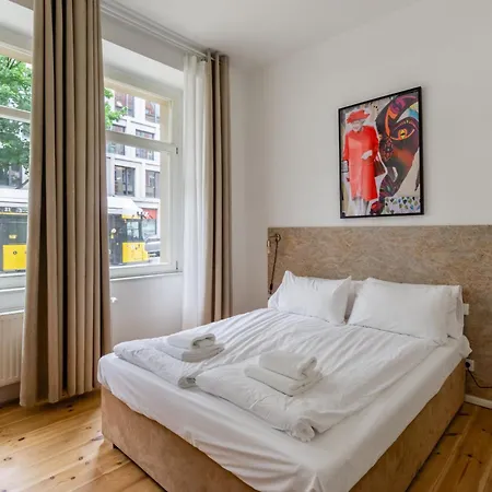 Mooeve Boxi With Patio Appartement Berlijn